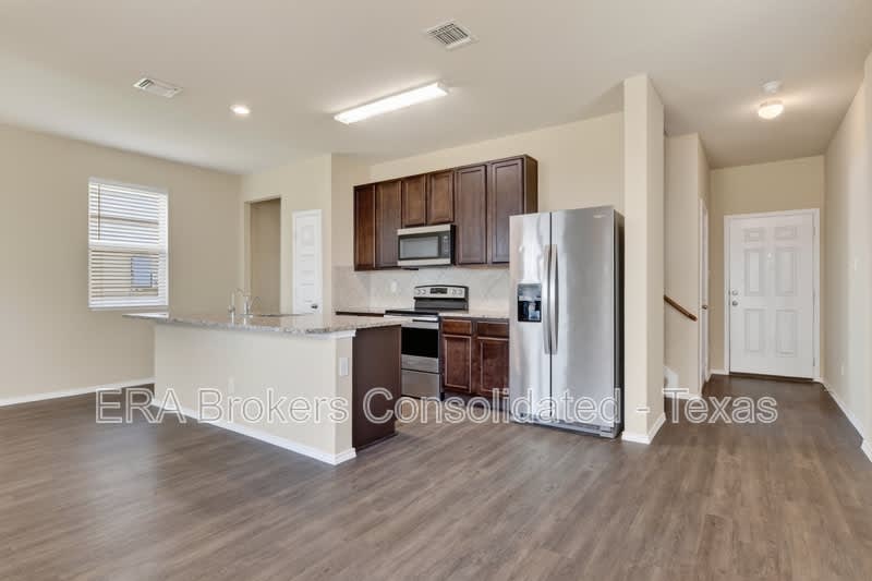 10610 Green Lake Dr – photo 4