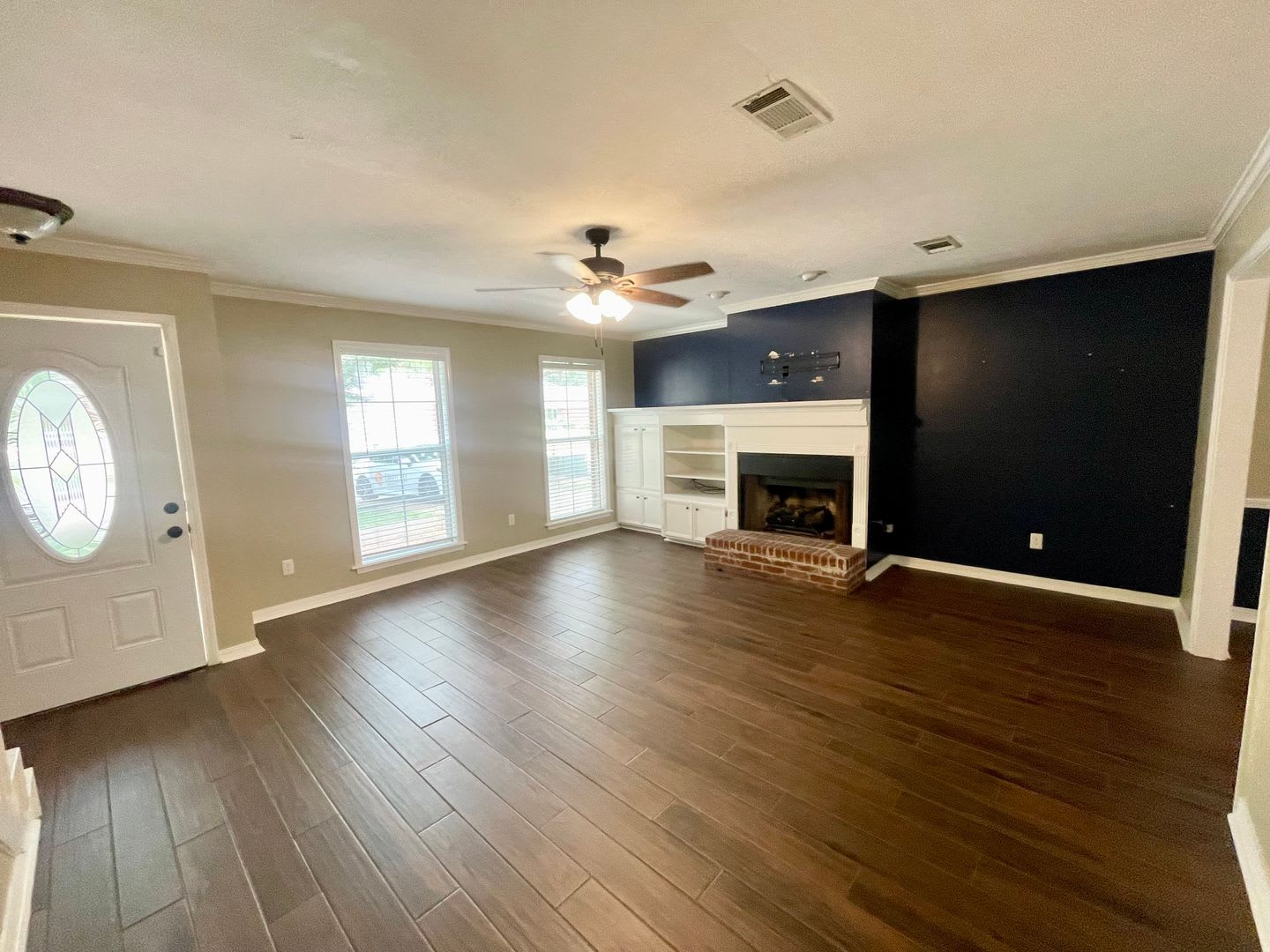 *REDUCED PRICE*Charming 3 Bedroom Home in Madison – Bonus Room & Large Private Backyard! – photo 4