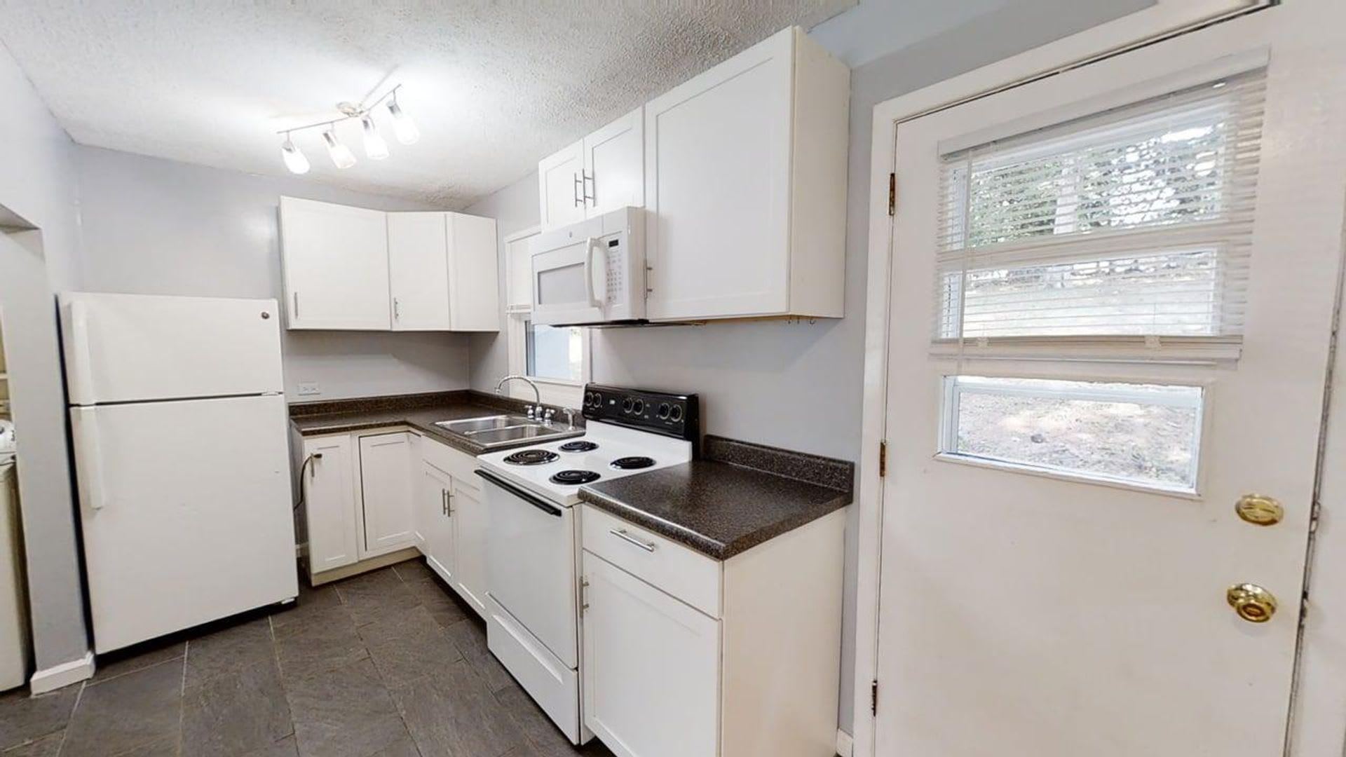1107 River Court – photo 2