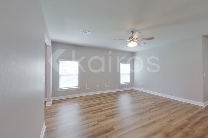 13772 Willowmore Dr – photo 2