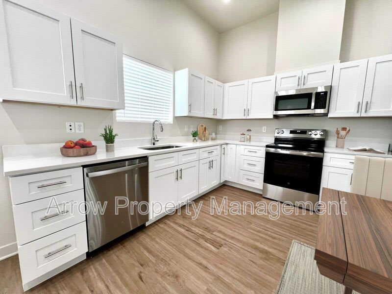 1067 North Claude Road – photo 2
