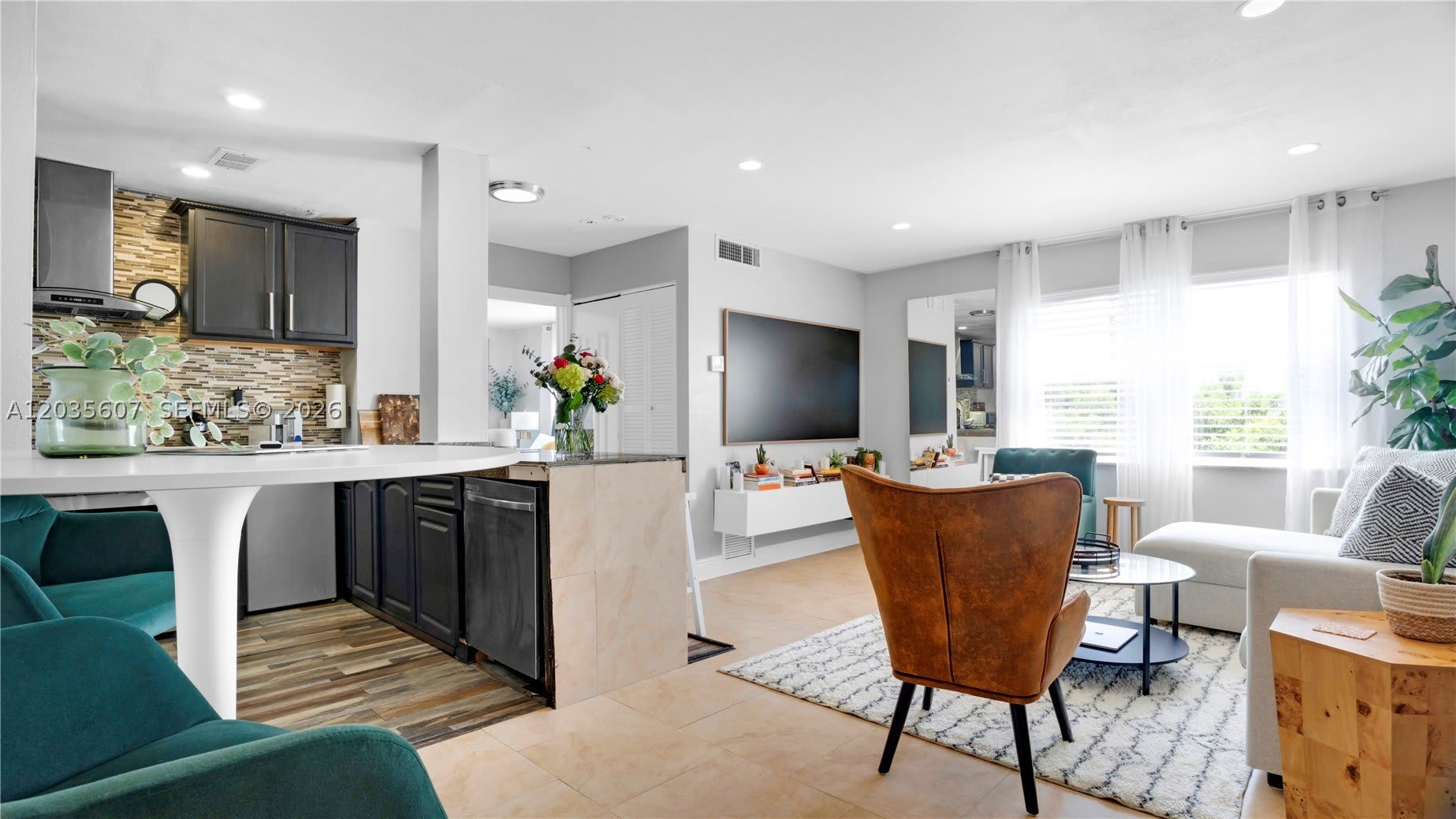 7925 Carlyle Ave – photo 1