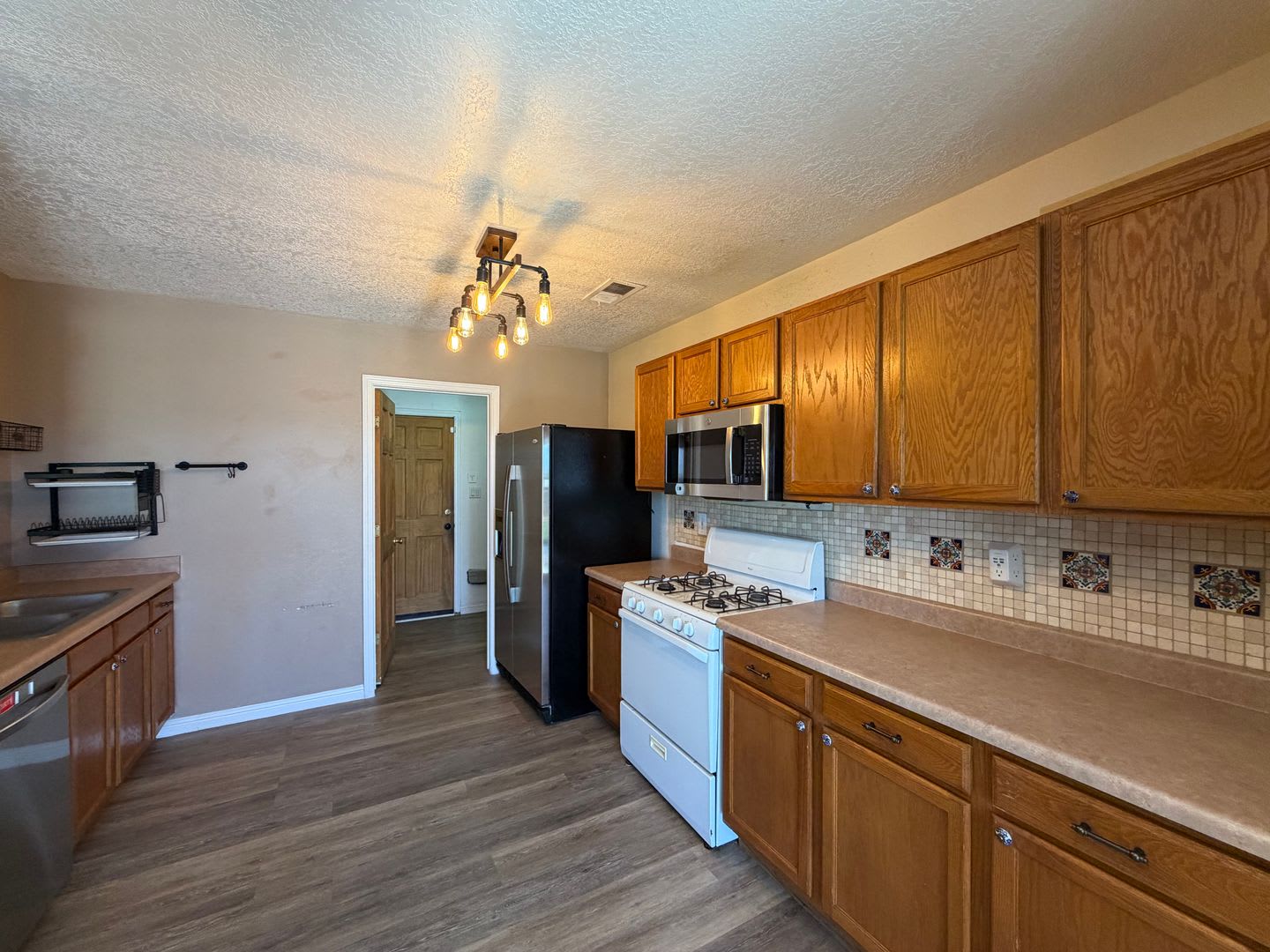 Cozy 3 Bedroom 2.5 Bathroom Home In Ventana Ranch! – photo 4