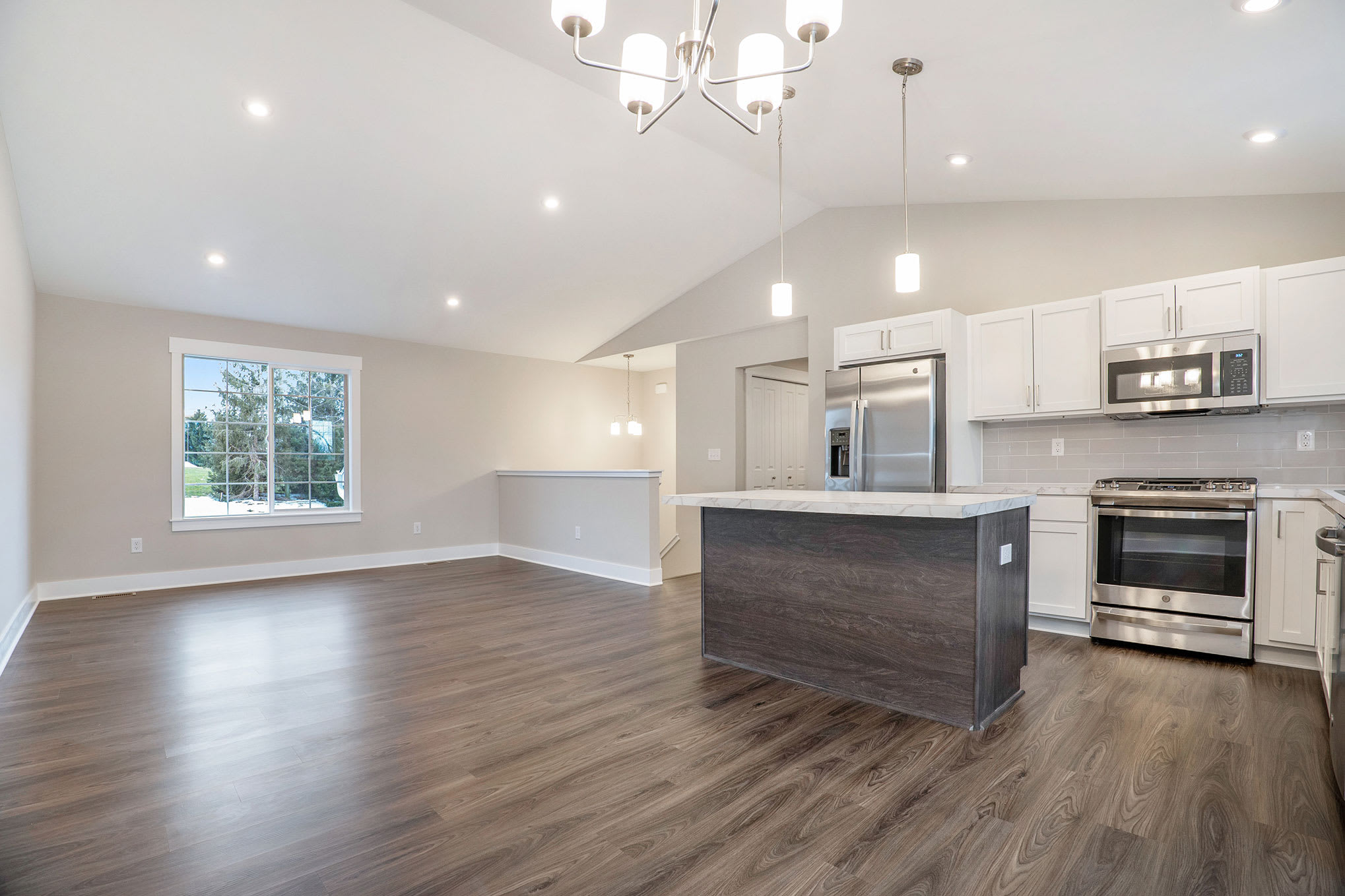 4039 22nd Ave – photo 2