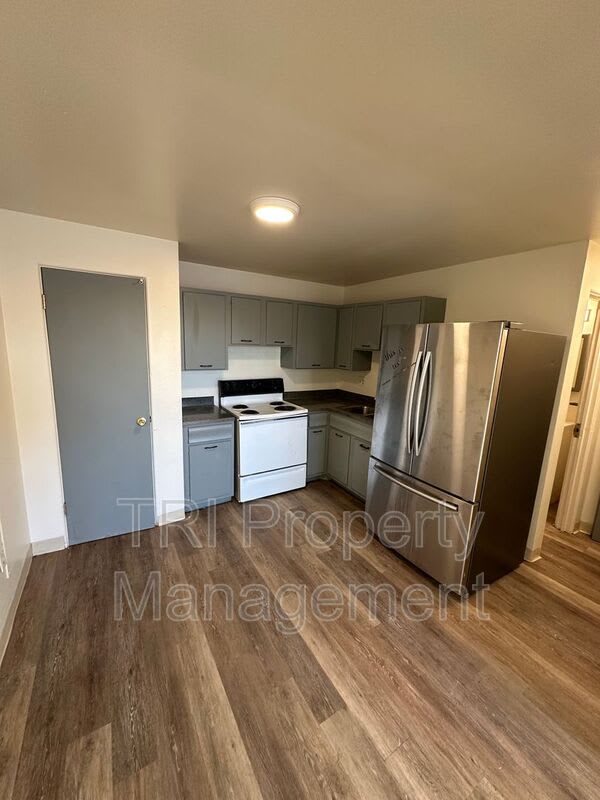 2019 4th Avenue- 6 – photo 4