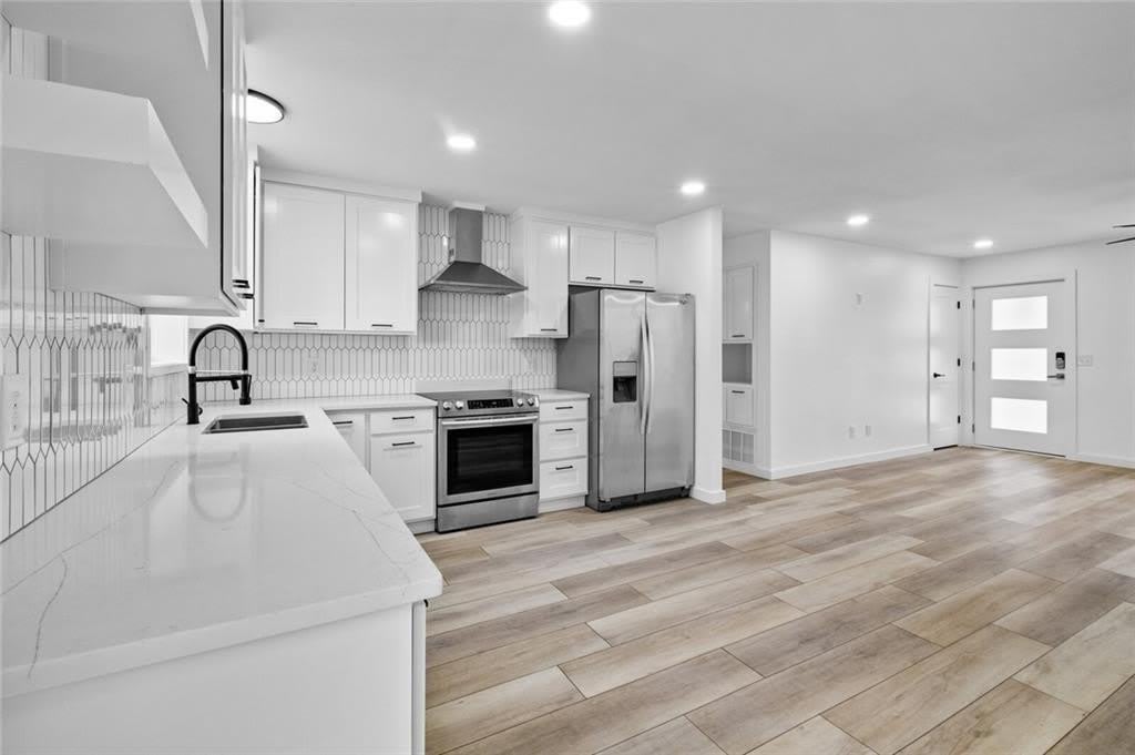 2205 Douglas Street – photo 3