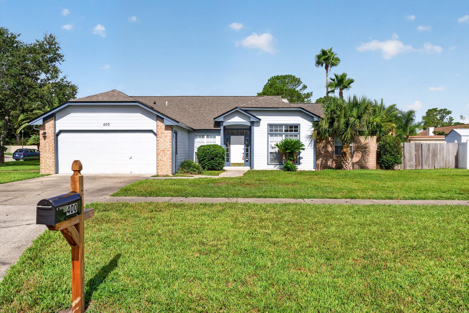 Large Home Has Fenced Backyard – photo 2