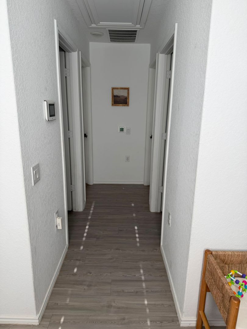 Full appliance package included: washer dryer and updated digital refrigerator! – photo 3