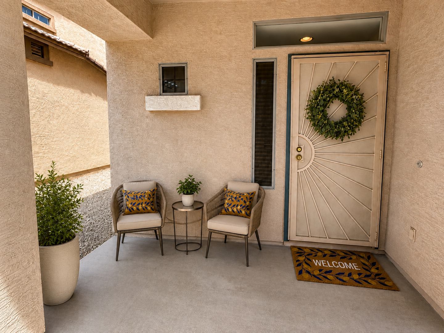 Spacious 3-Bedroom Glendale Home with Garage, Pool & Private Yard *NEW Carpets* – photo 3