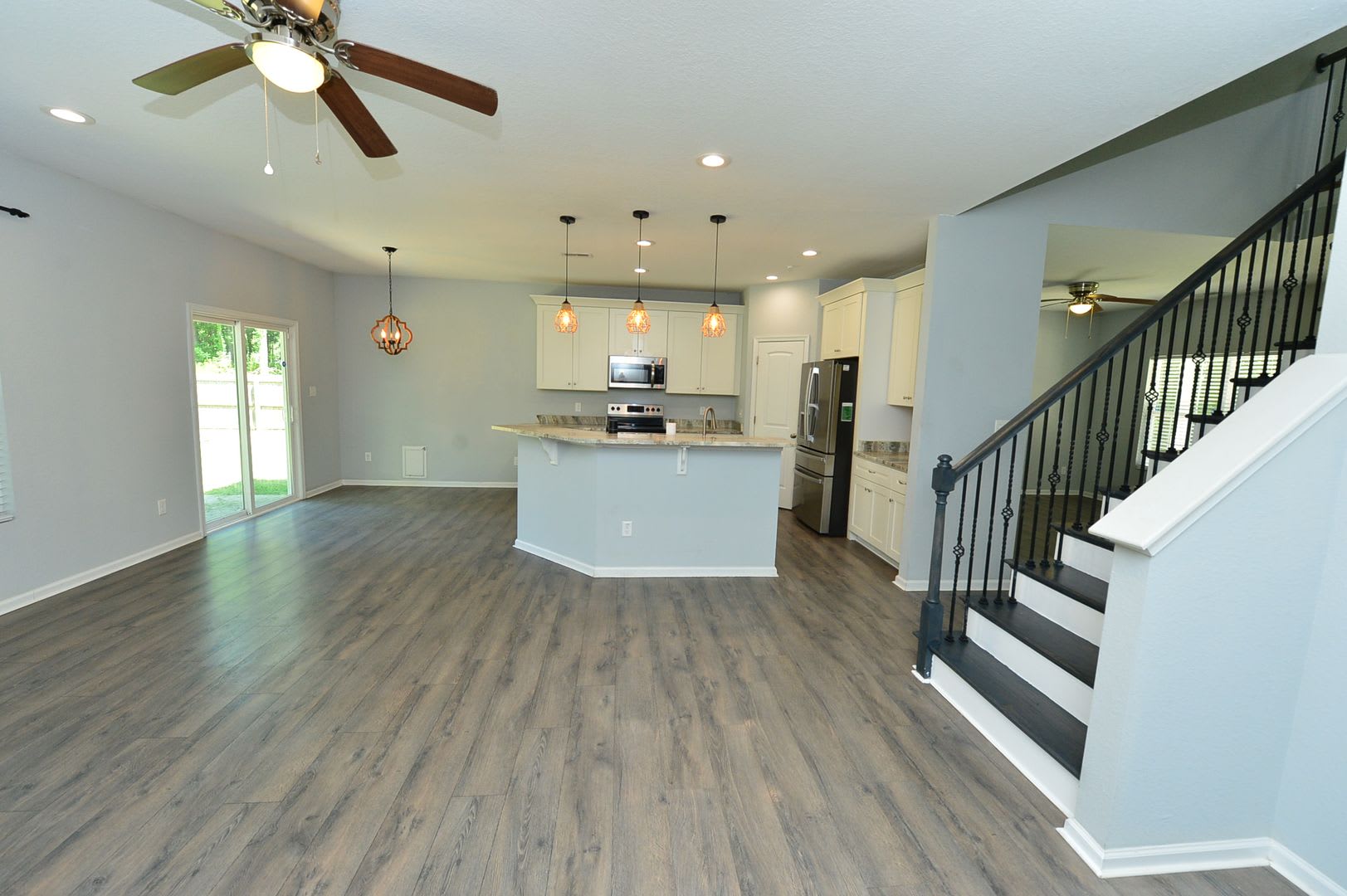 1st floor primary bedroom-5 bedroom home on quiet dead in street with huge fenced in backyard – photo 5