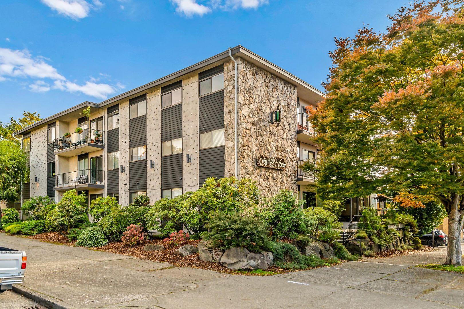 2 Bedroom 2 bath in the Heart of Ballard – photo 1