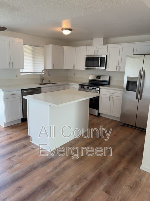 216 Chicago Blvd S – photo 1