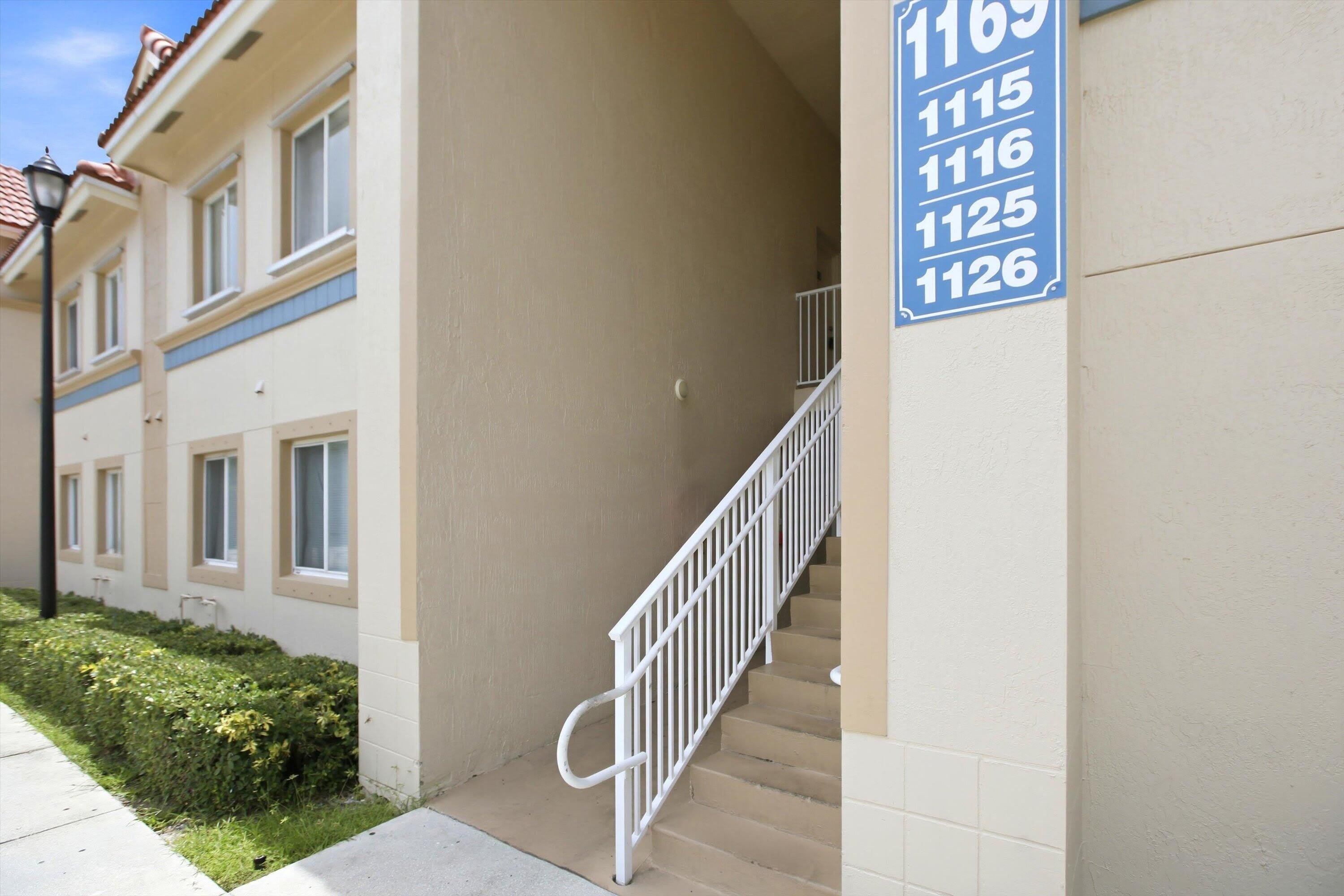 1169 Golden Lakes Boulevard – photo 5