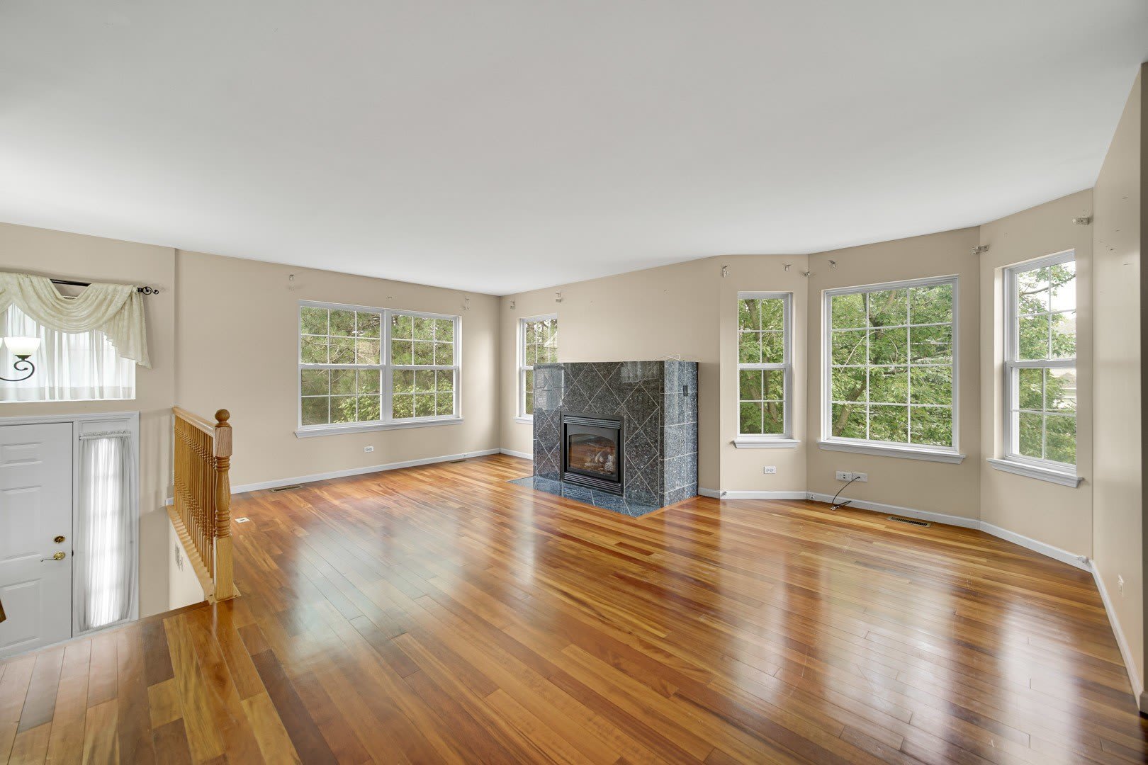 62 E Clare Court – photo 2