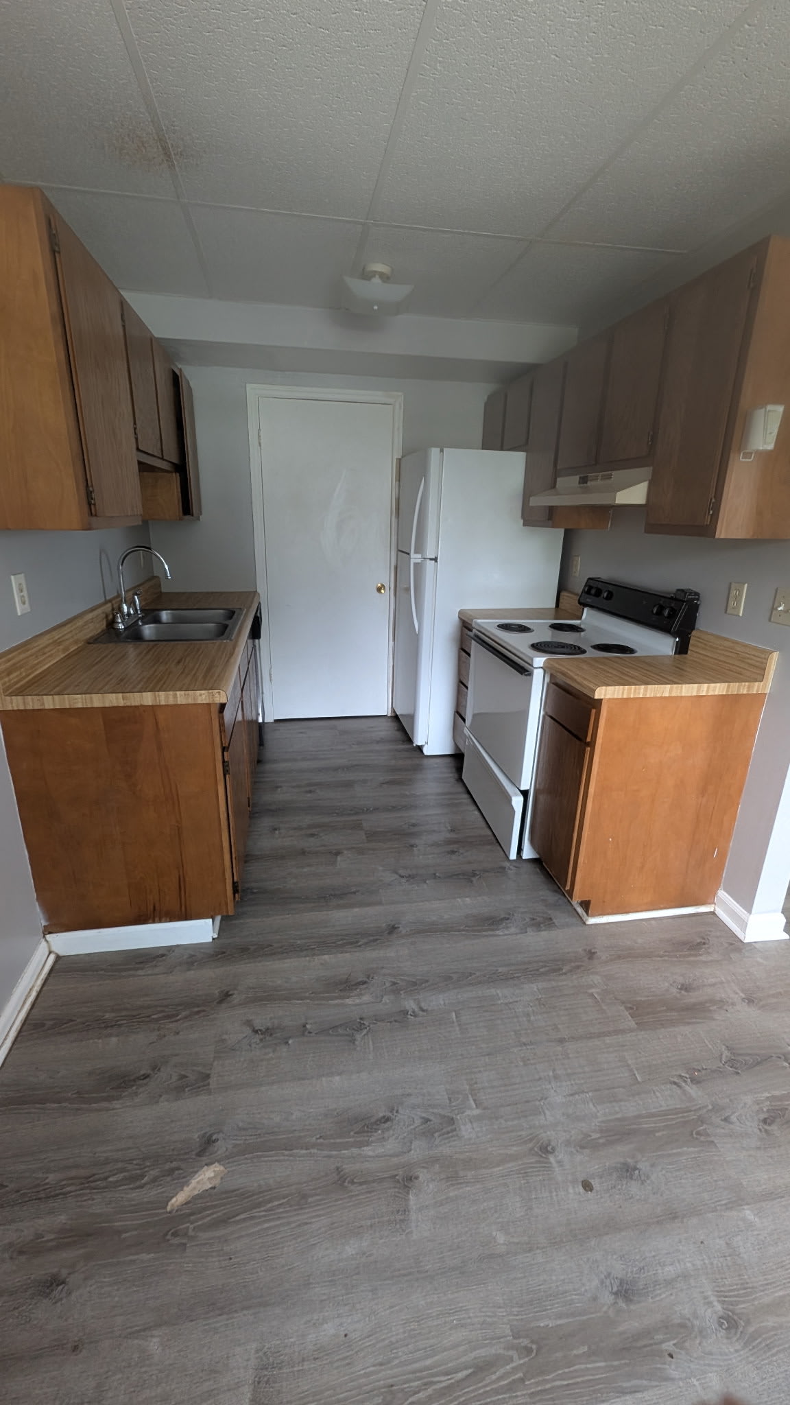 430 Britton Avenue, Apt #4 – photo 4