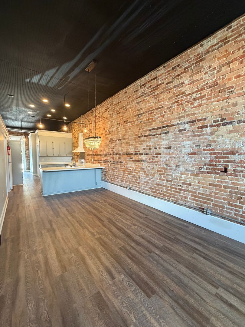 27 W Oak St – photo 5