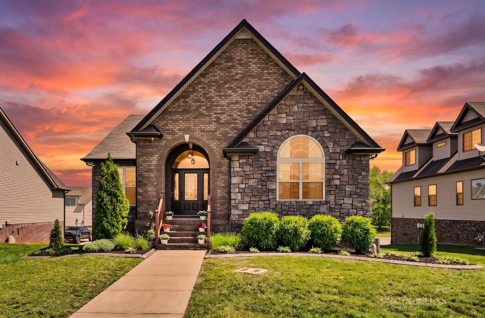 4 Bedroom Home Including Two Bonus Flex Spaces – photo 1