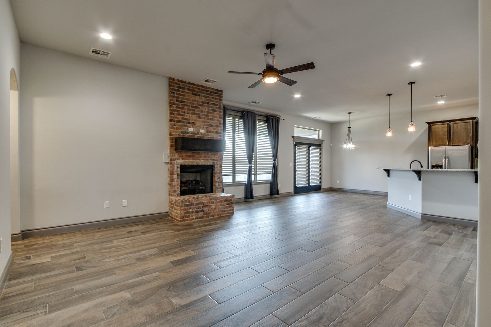 Move In Special 3 Bedroom 2 Bath 3 Car Garage Edmond – photo 5