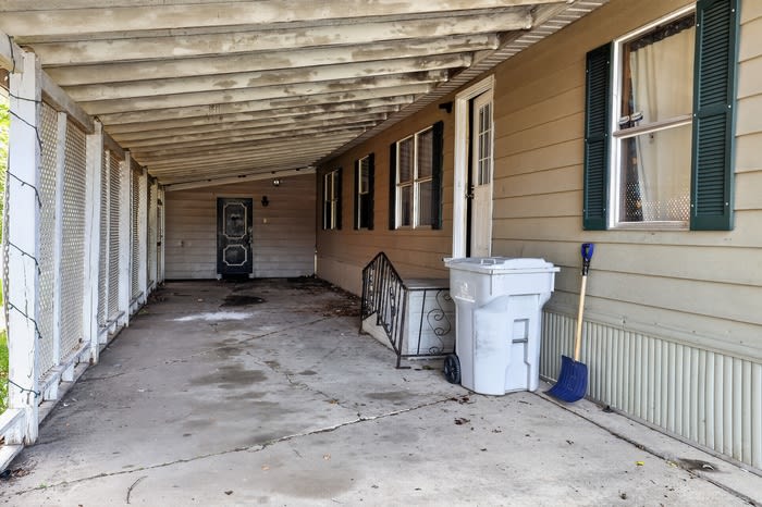 2609 Joyce Drive – photo 2