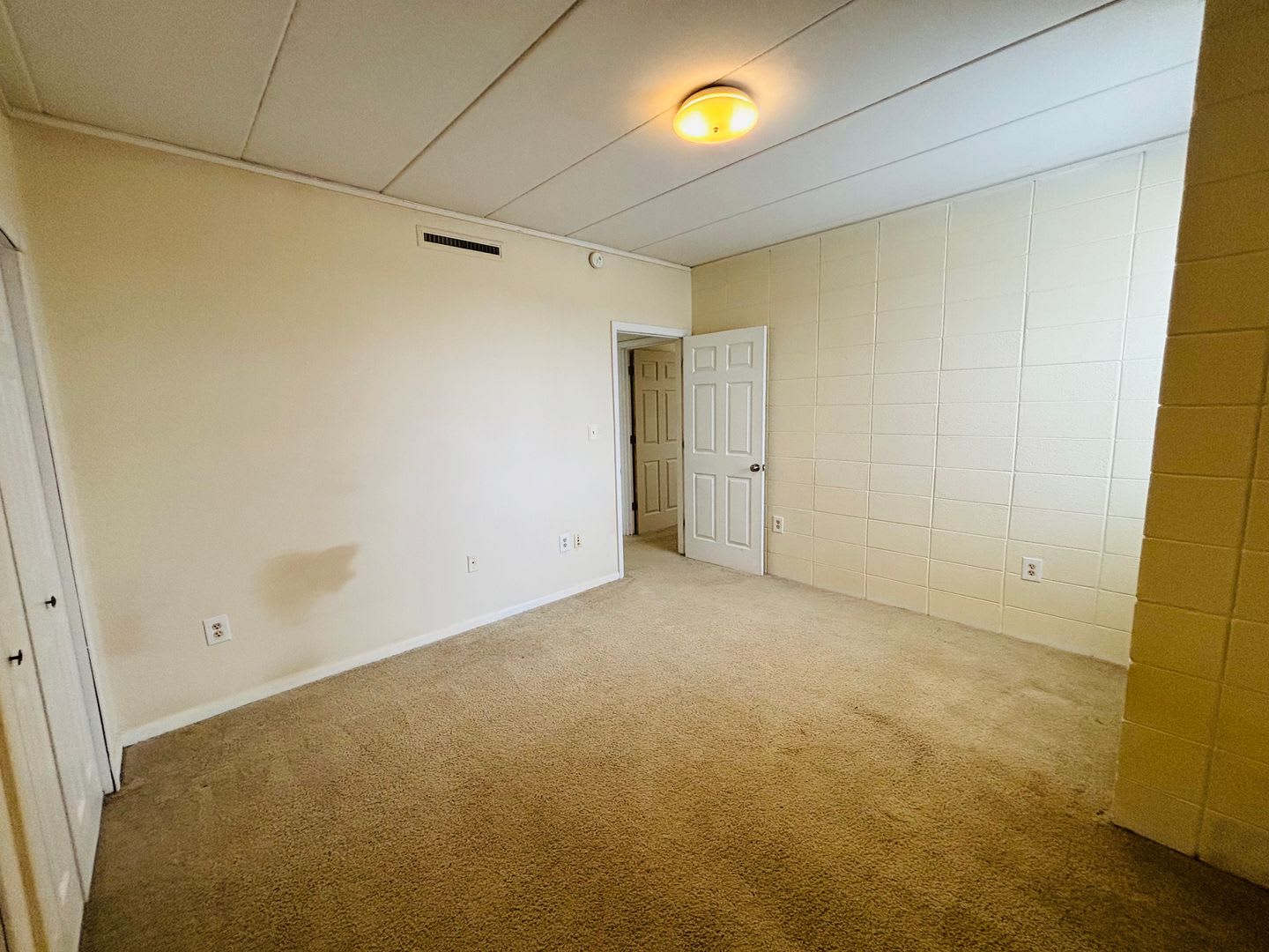 2 Bedroom 1 Bath Condo – photo 4