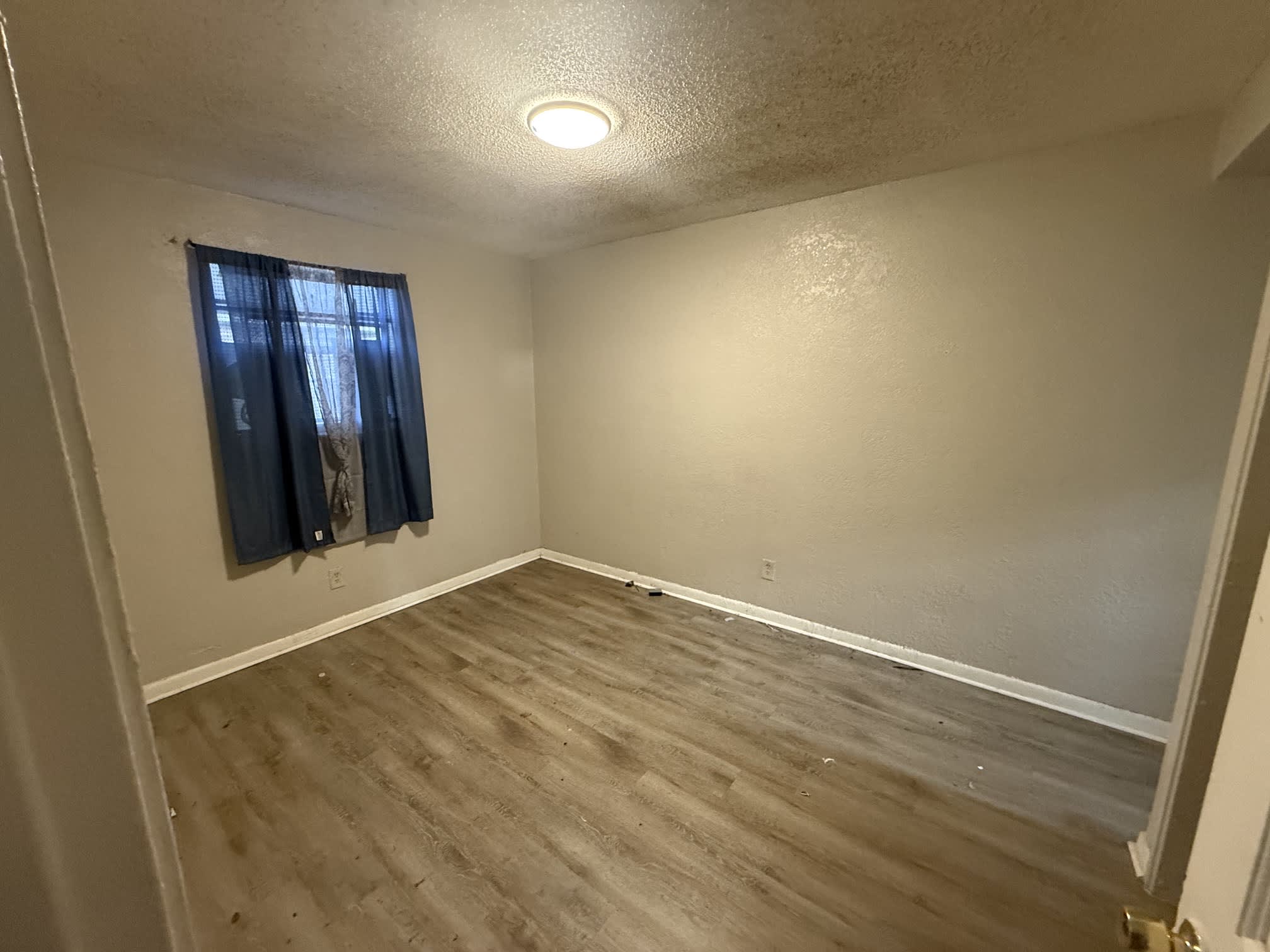 112 E 17Th St – photo 4
