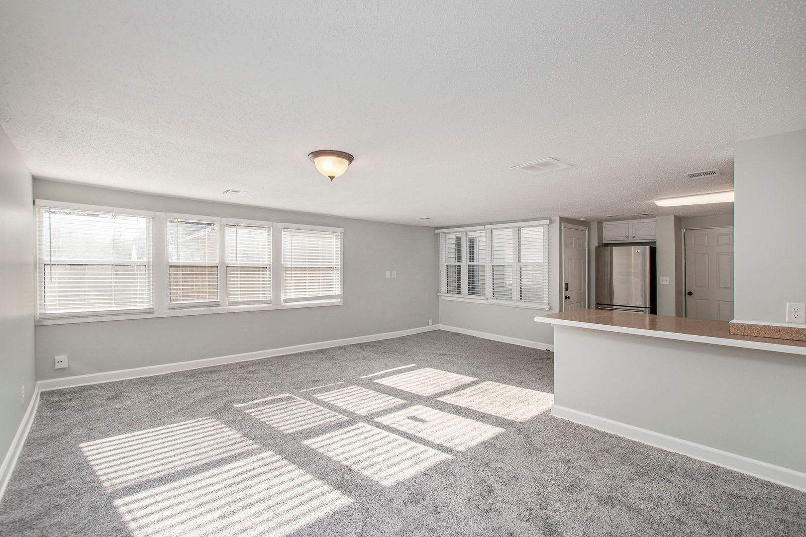 Coming soon! Rare Mission Kansas home for rent – photo 3