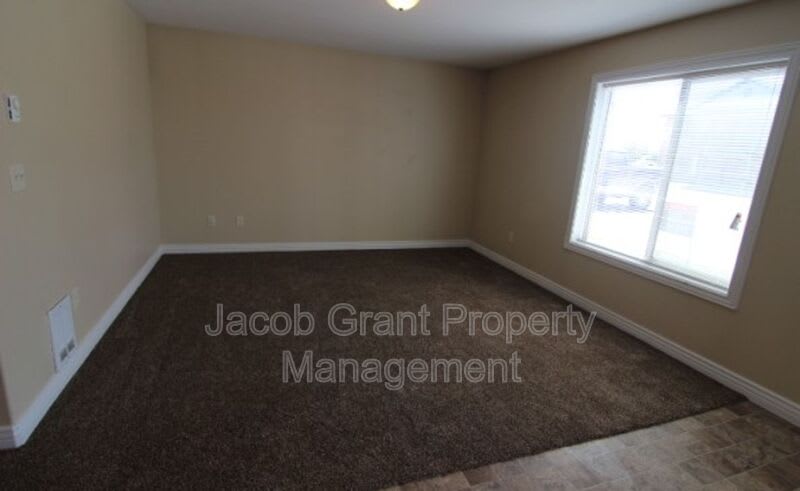 225 Opal Court – photo 5