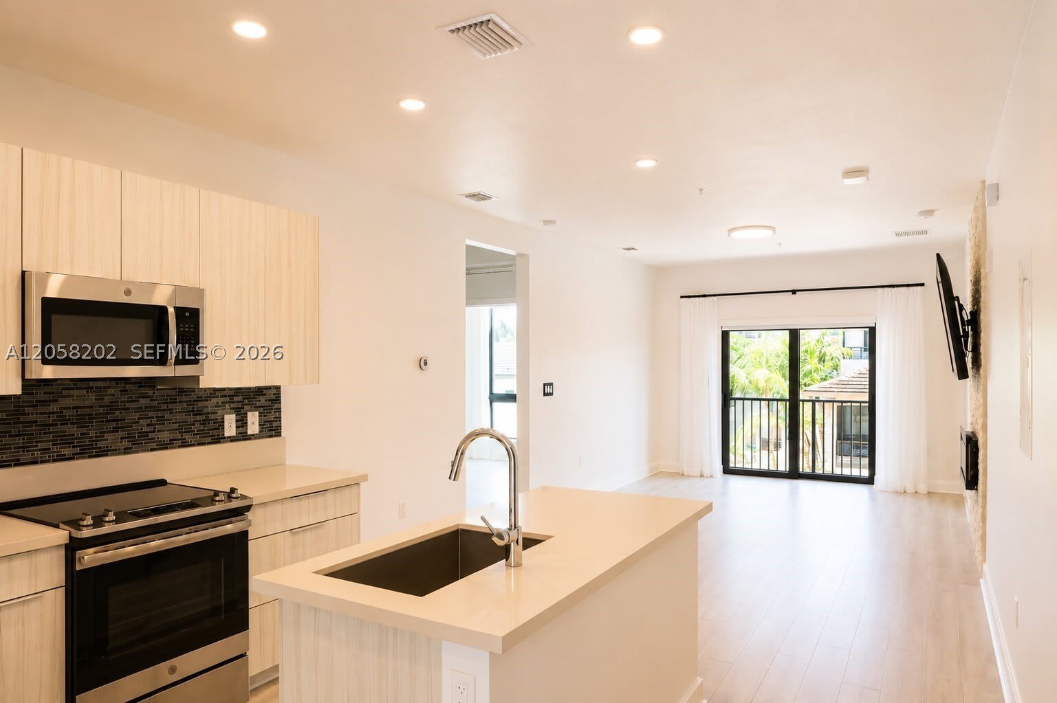 4740 NW 84th Ct – photo 2