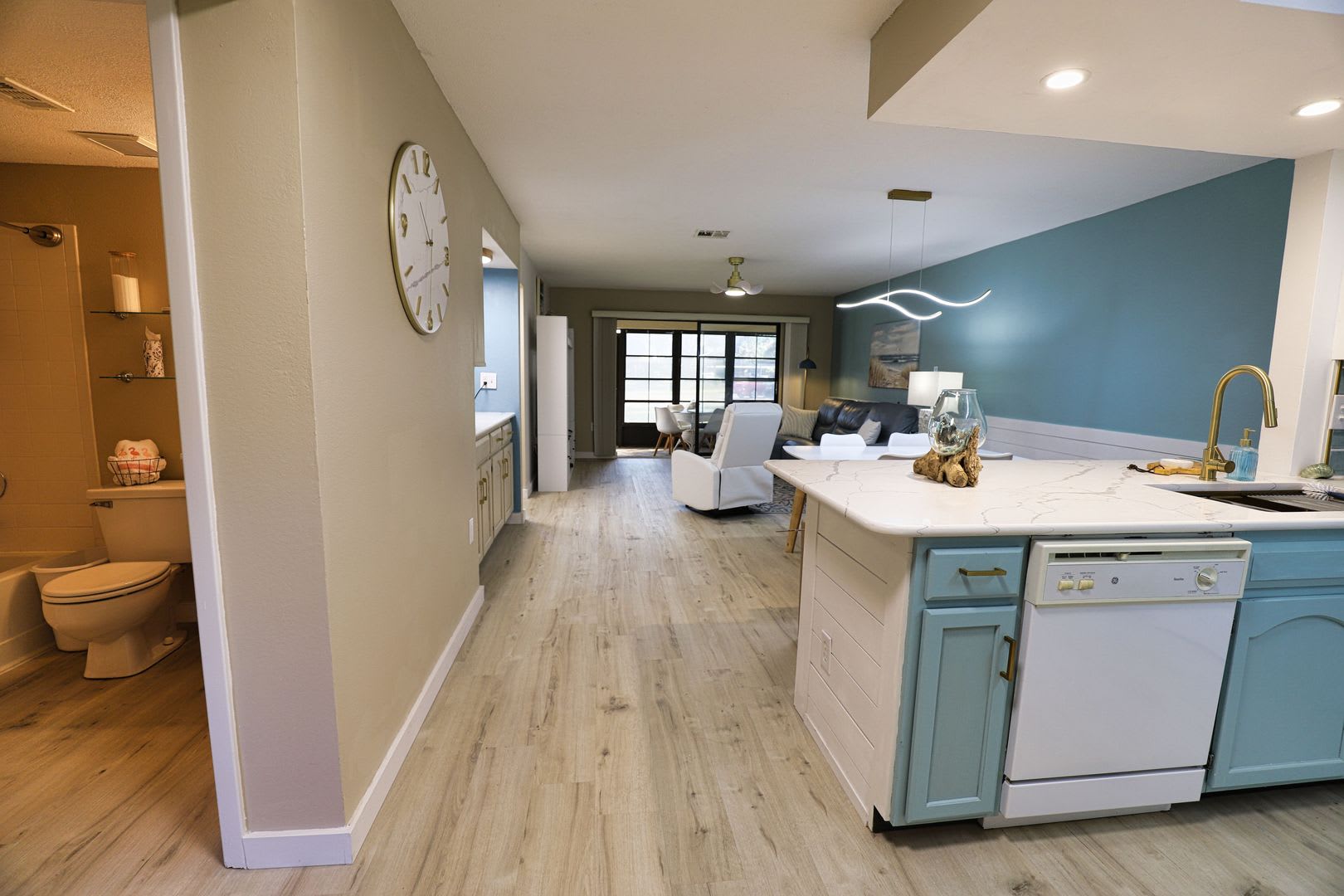 Seasonal Short-term 2-Bedroom 2-Bathroonm Condo located at Mission Lakes! – photo 3