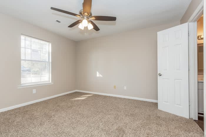 1585 Patterson Lane – photo 4