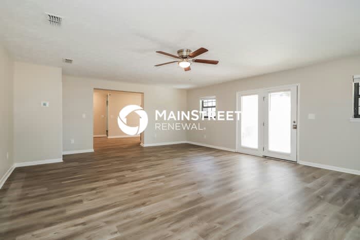 9724 Priory Avenue – photo 5