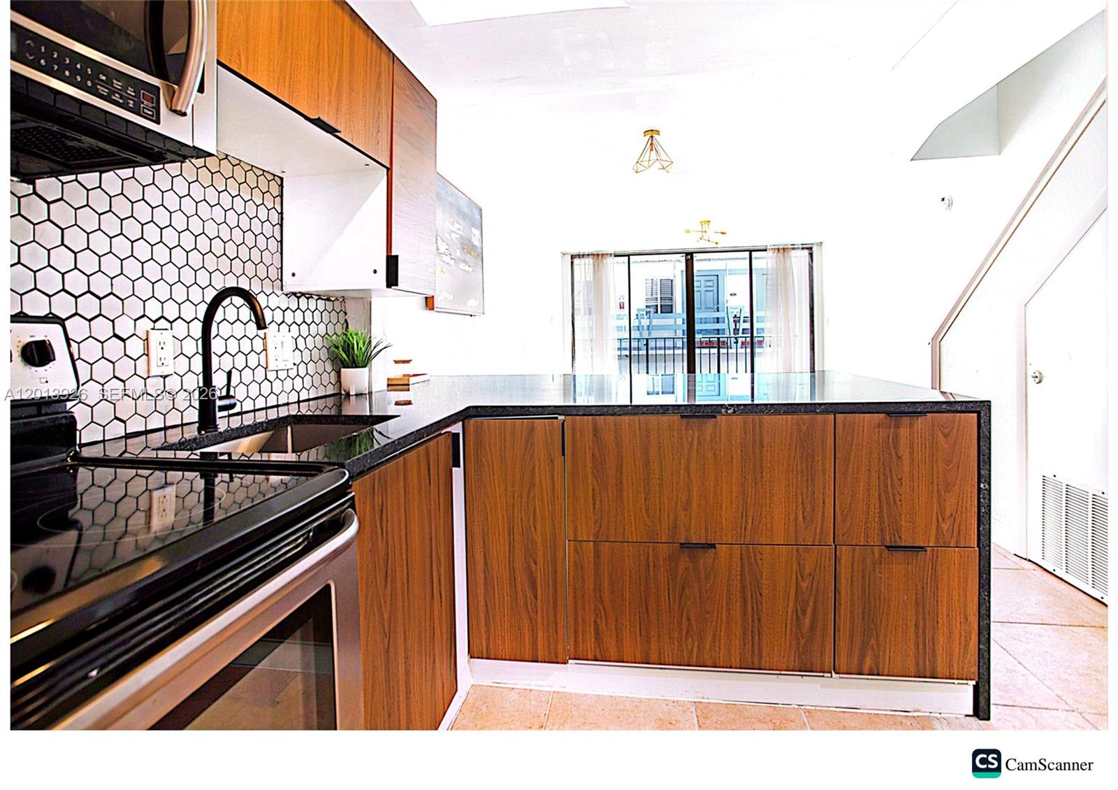 1531 Southeast 15th Street – photo 2