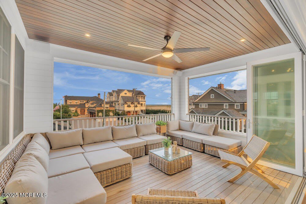 985 Ocean Avenue – photo 3