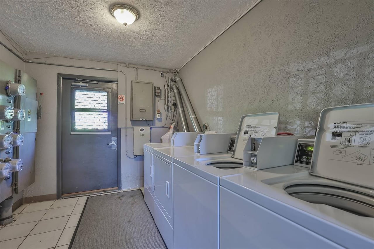 5453 Camelot Dr – photo 5