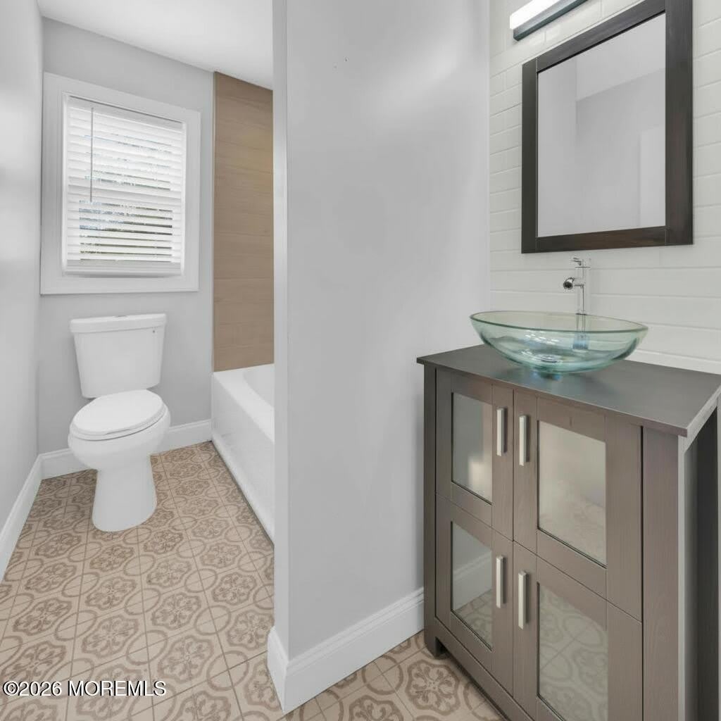 1145 Roe Avenue – photo 5