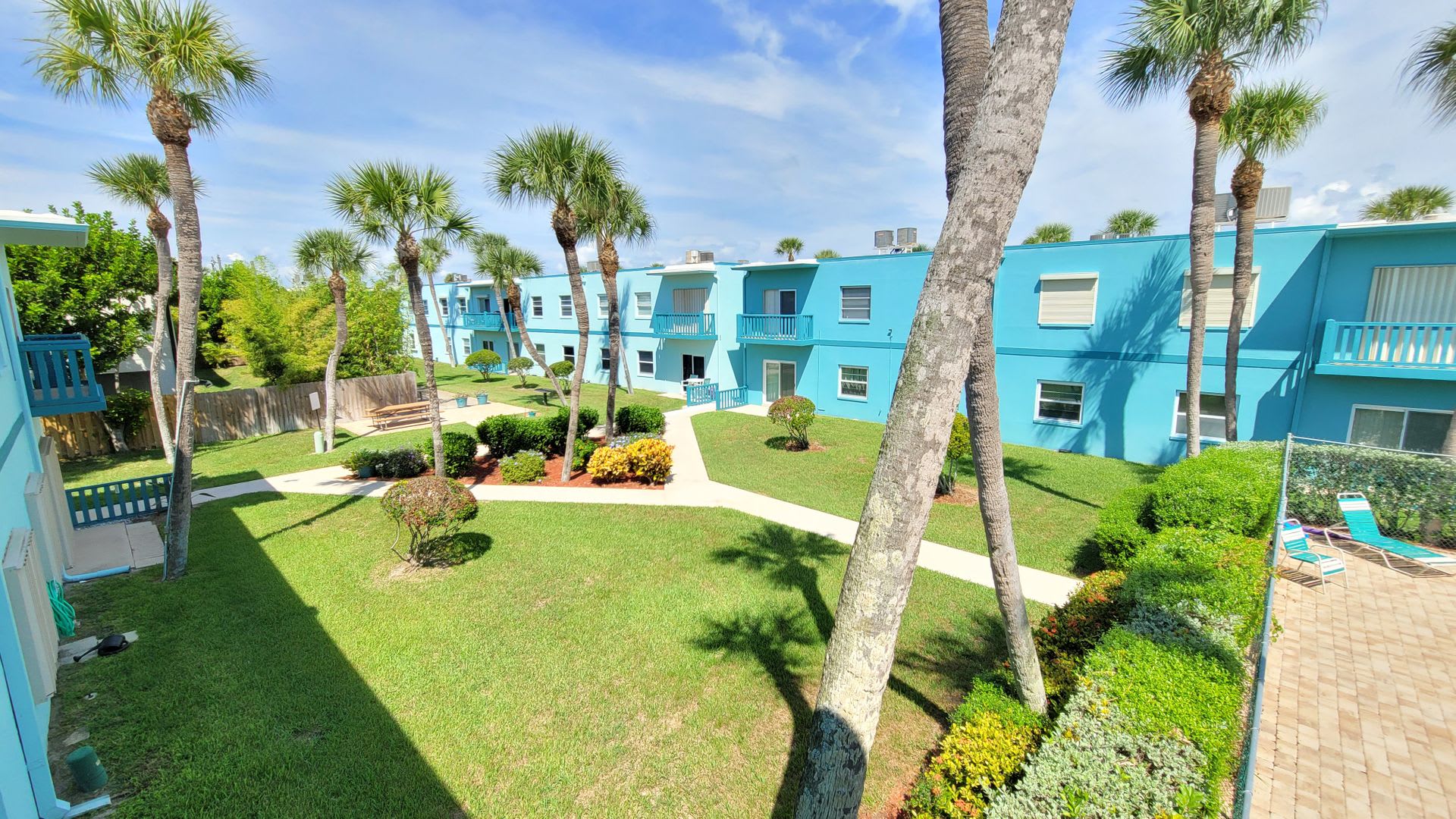 Cozy Beachside Condo in Cape Canaveral Including pool, basic cable, and water. – photo 3