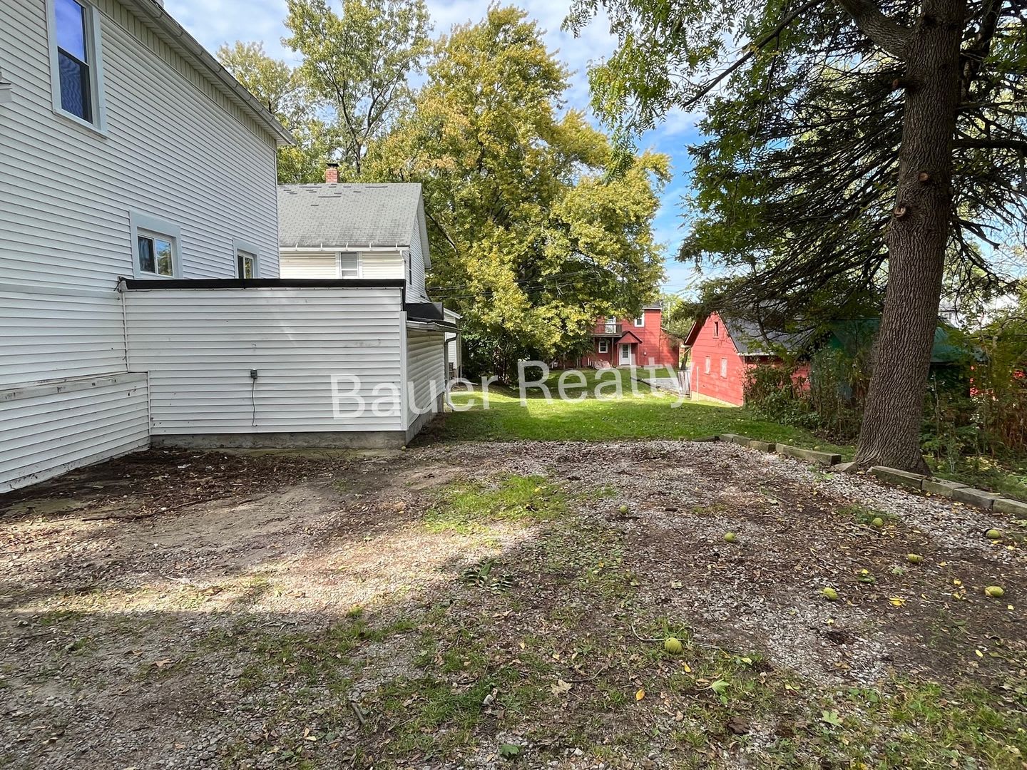 Three Bedrooms, One and a Half Bathrooms – photo 5
