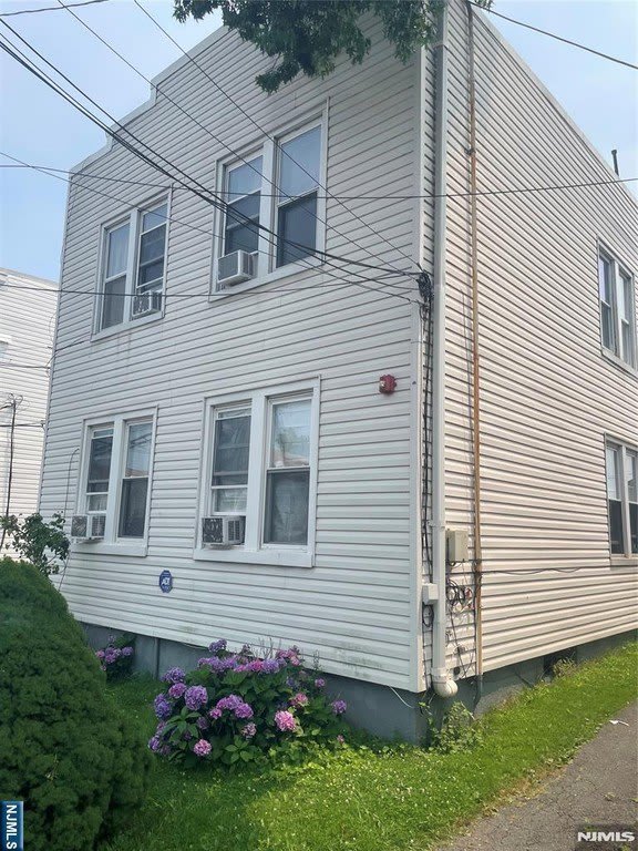 122-124 Buffalo Avenue – photo 1