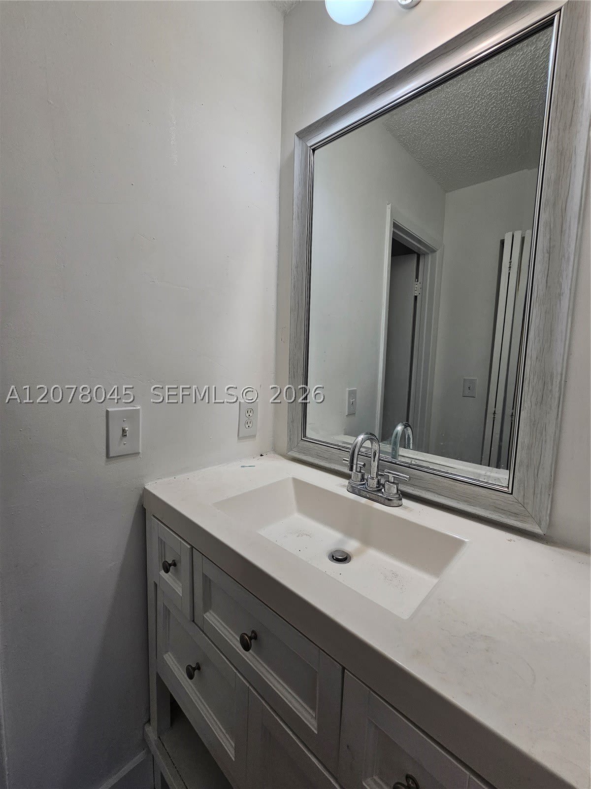 6580 W 27Th Ct – photo 3