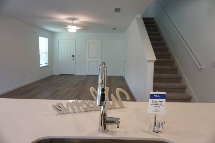 6095 Falcon Gate Lane – photo 4