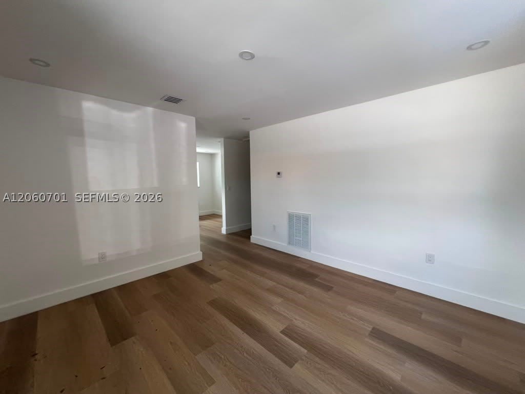1239 SW 22nd Ave – photo 4