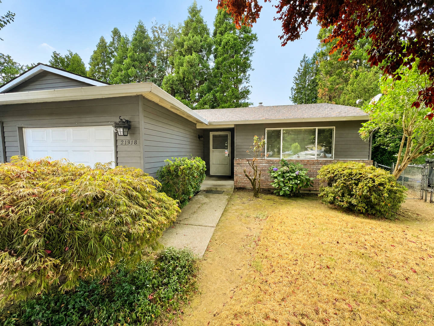 Charming Gresham Gem on a Quiet Cul-de-Sac – Attached Garage & Convenient Location! – photo 1