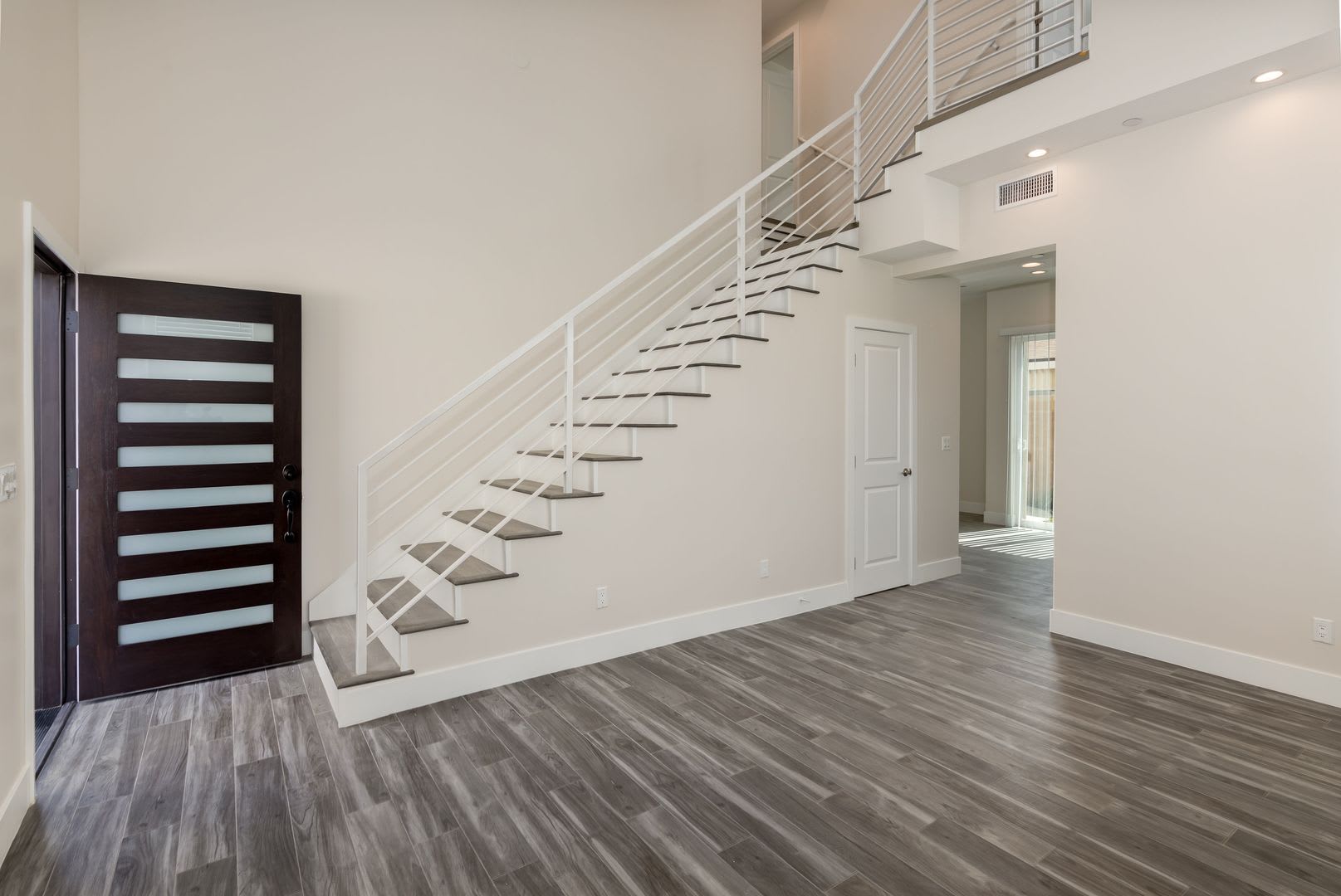 Single Level 2 Bedroom Condo In The Prestigious South Bay 360 Community – photo 4