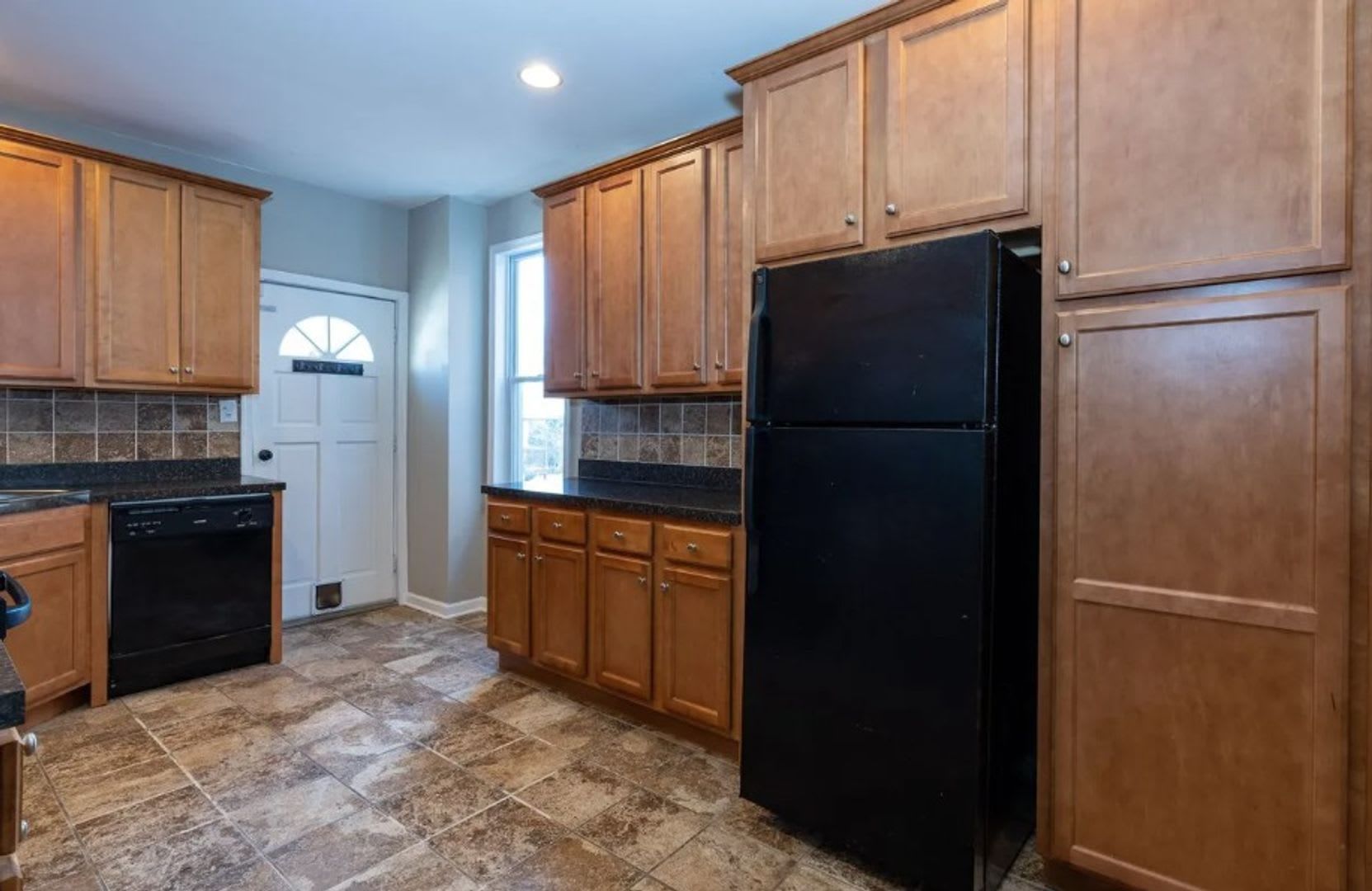 North York Gem 3 Bed 1 5 Bath With Hardwood Floors Central Air – photo 5