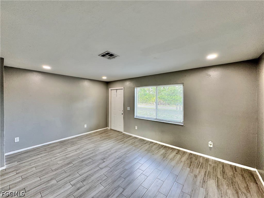 142 Harry Avenue S – photo 2