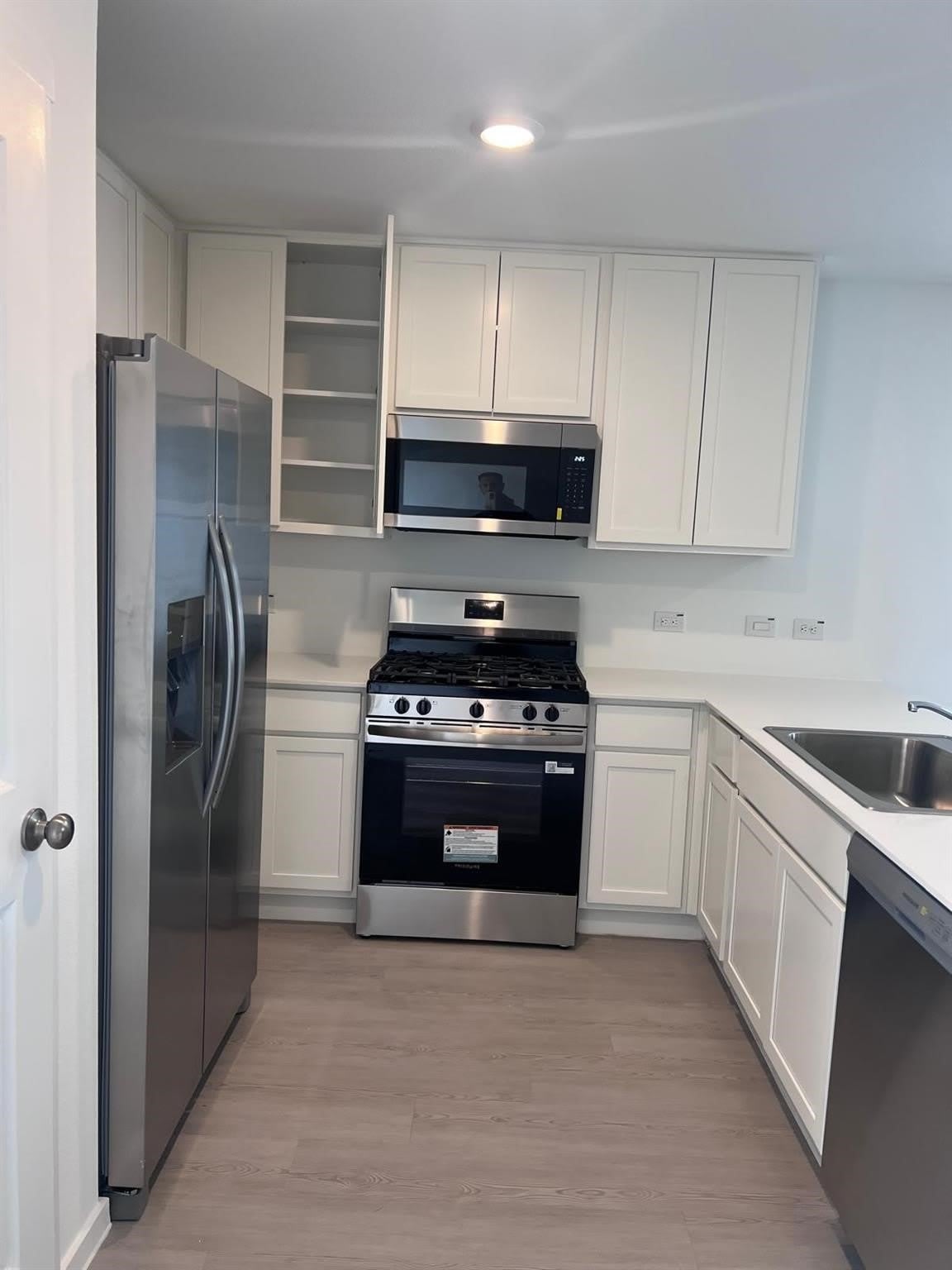 3916 Superior Place – photo 5