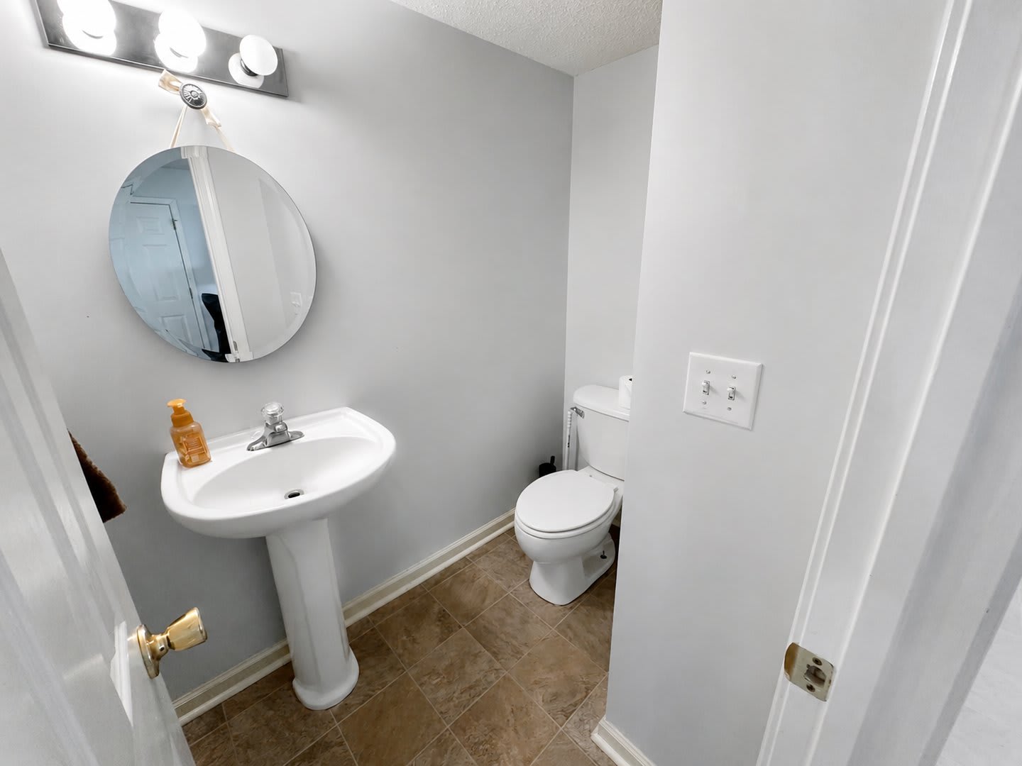 SPACIOUS 3-BEDROOM HOME NEAR CLEMSON UNIVERSITY – photo 5