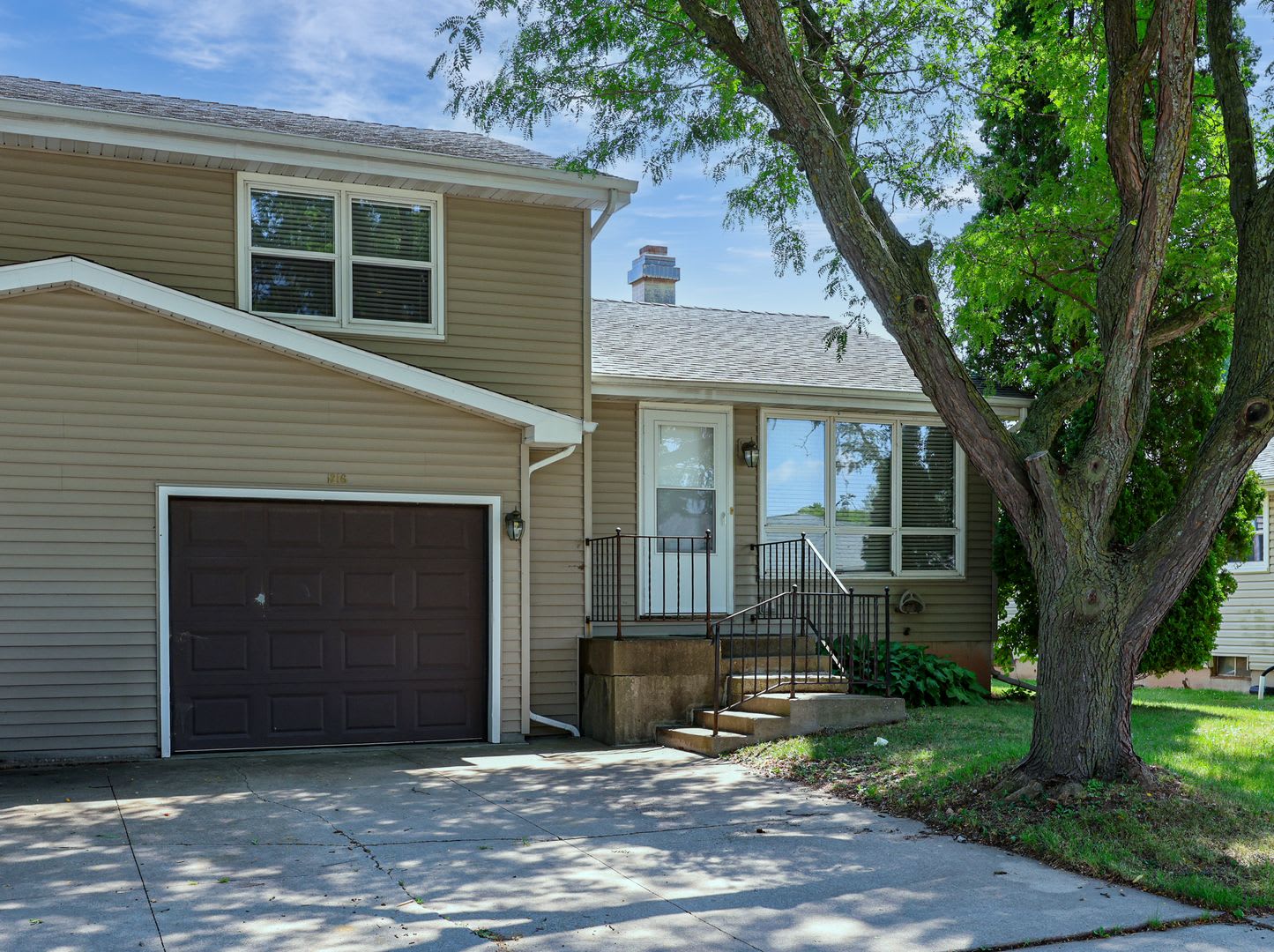 Nice 2 Bedroom Duplex – photo 2