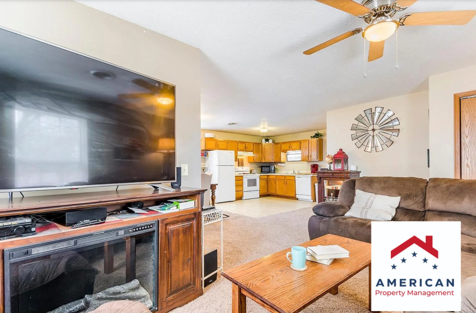 Close To Fort Riley Blvd Top Level Over Under Duplex Pet Friendly Washer Dryer Included Available Now – photo 4