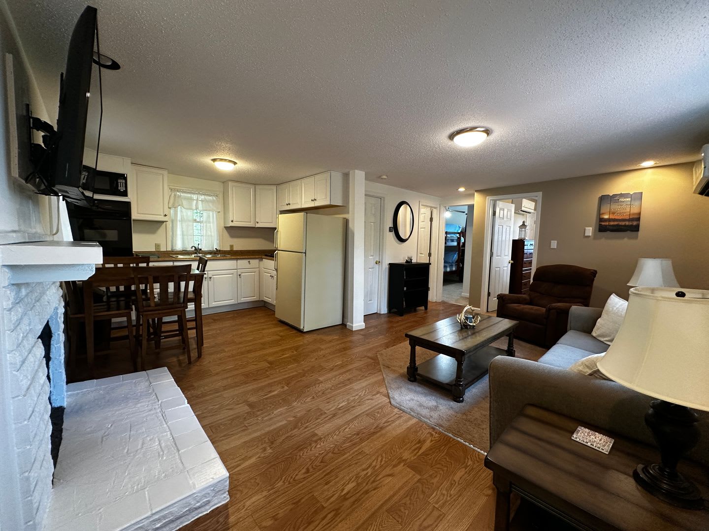2 bed/1 bath furnished bungalow – photo 5